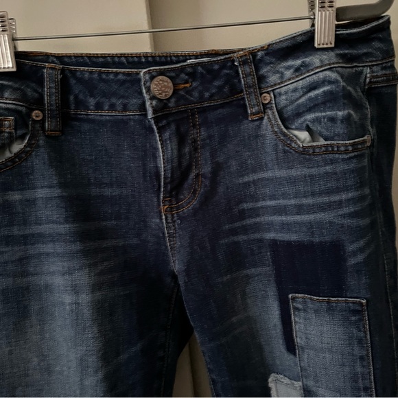 Cabi Slim Boyfriend Sz 4 waist 30 preowned jeans with patches and tapered leg - Picture 4 of 8